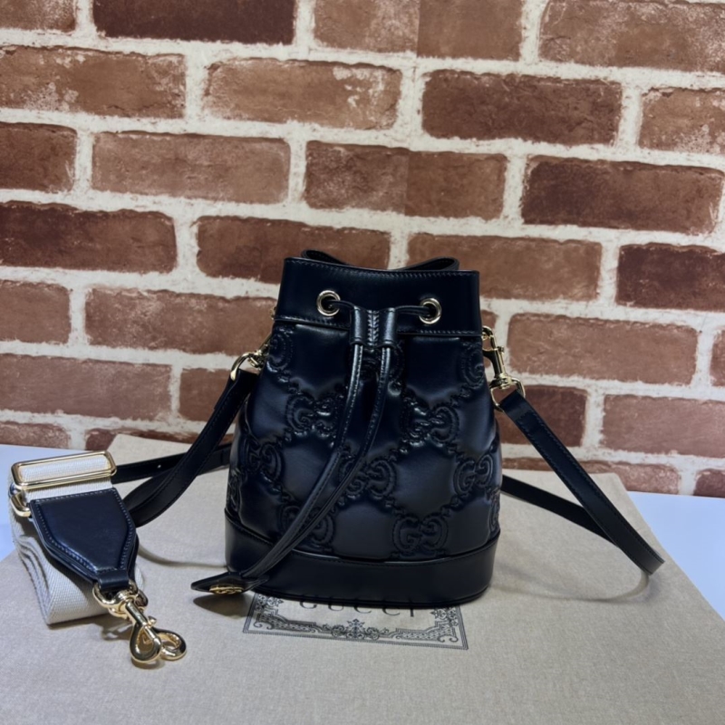 G*u*i bucket bags